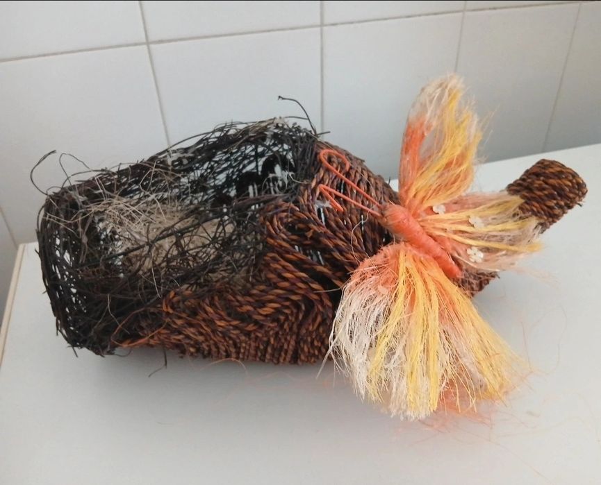 Cesta com borboleta