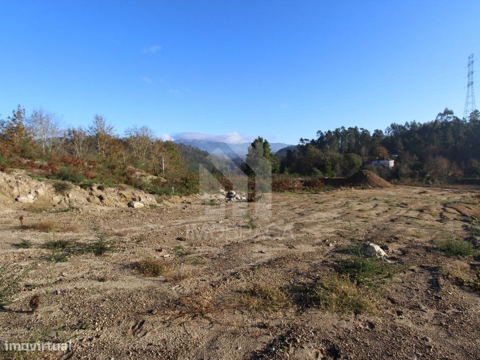 Venda de Lote de Gaveto em Águas Santas, Póvoa de Lanhoso
