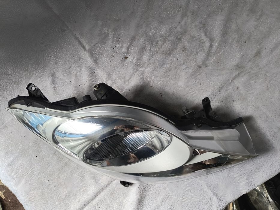 Lampa prawa Peugeot 108 Europa reflektor przedni