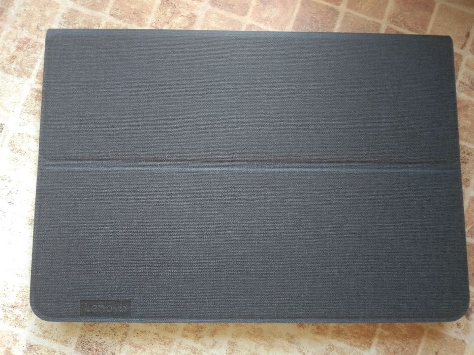 Продам чехол на планшет Lenovo E10