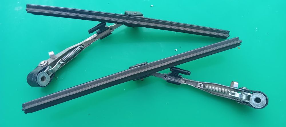 Дворники на фары ВАЗ 2107