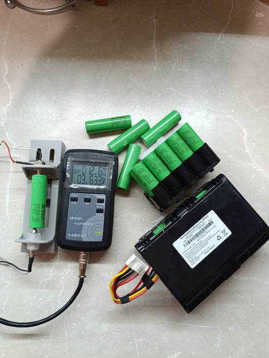 Оригінальні акумулятори Samsung 25R 18650 2500mAh 20A.
