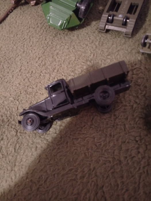 Старі машинки 1:43