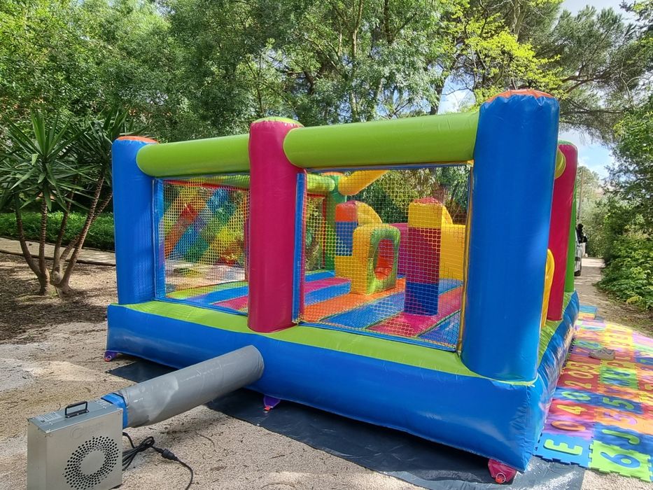 Aluguer Insuflável - Rampa Dupla - Obstáculos