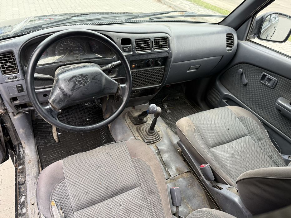 Продам Toyota Hillux 4x4