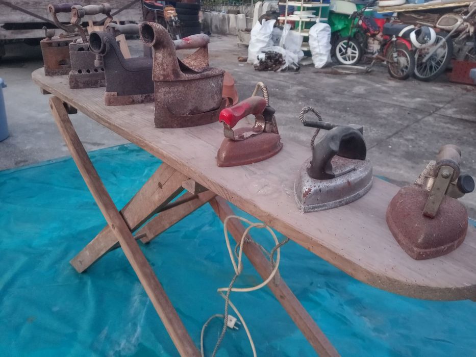 Ferros de engomar antigos