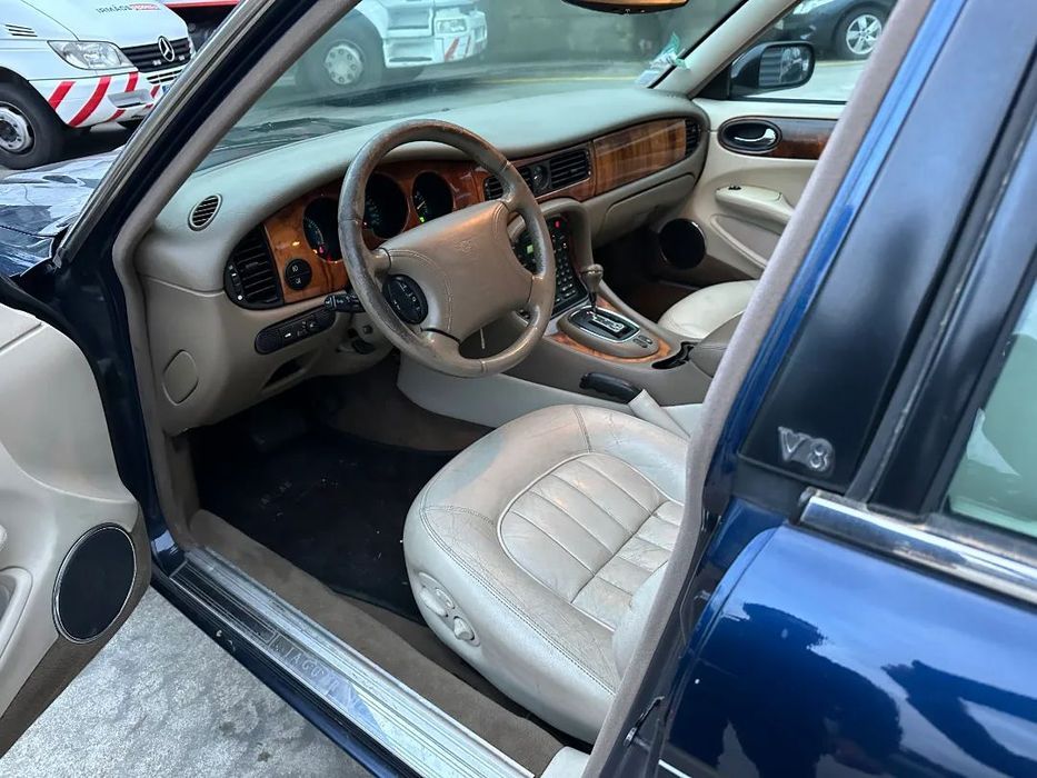 JAGUAR XJ8 3.2 V8 EXUCUTIVE DE 1998 PARA PEÇAS