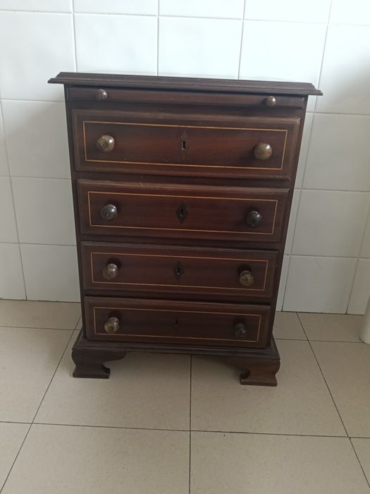 2 Mesas de cabeceira Inglesas