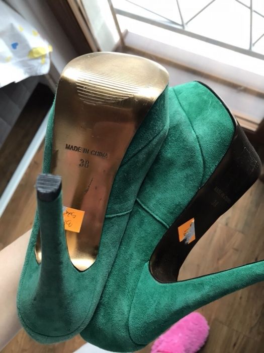 Zielone piękne szpilki