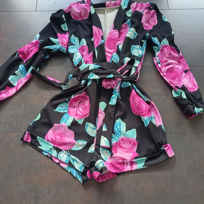 Krótkie kombinezony