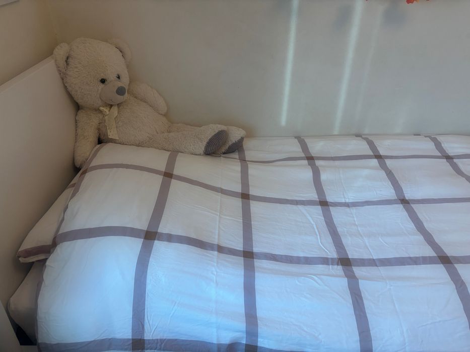Cama solteira Malm 90x200 com gavetas e colchão