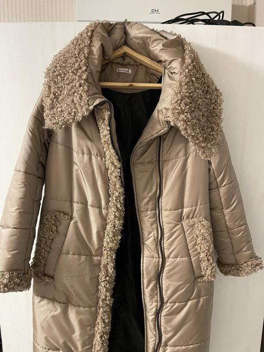 Пуховик женский с капюшоном