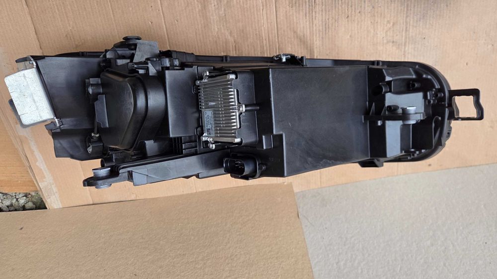 VW Passat B9 lampa przód przednia xenon full led komplet eu l+p