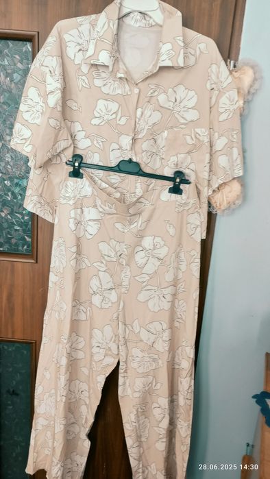Komplet beżowy garnitur kwiaty