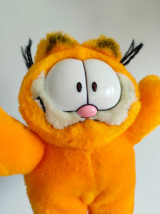 Garfield Play by Play