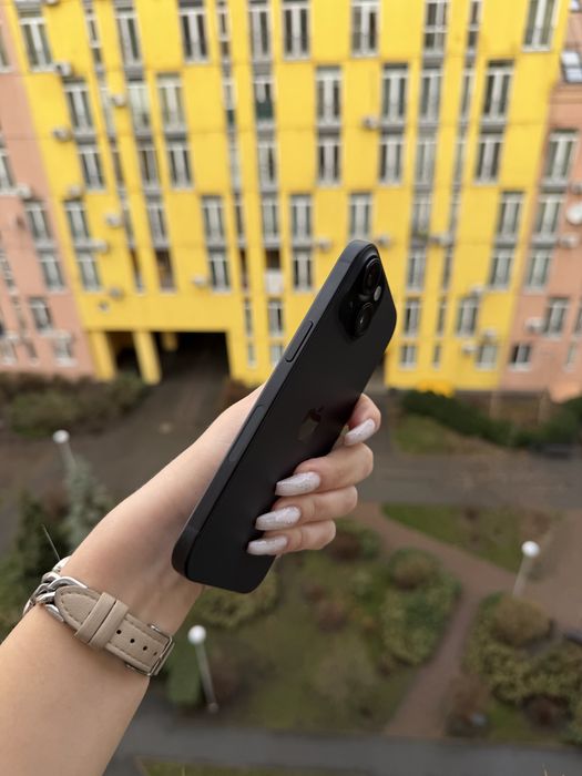 Идеал 100% Аккум iPhone 15 Black 128Gb Neverlock айфон
