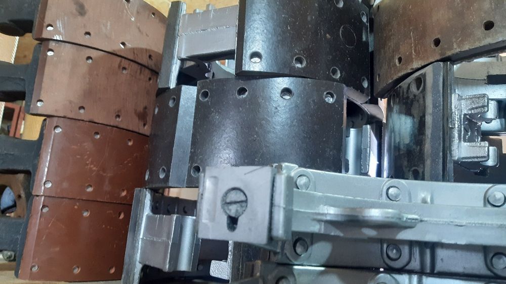 Запчастини до автомобілів радянського виробництва,а саме:зіл, газ,уаз,