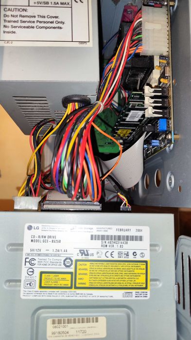PC Retro Completo – Celeron 501MHz + CRT Samsung + ATI + Creative