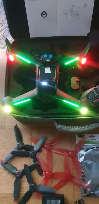 DJI FPV COMBO + gogle + 3 baterie