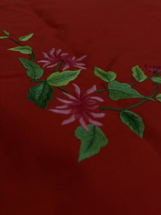 Двоспальне шовкове покривало з ручною вишивкою, комплект.