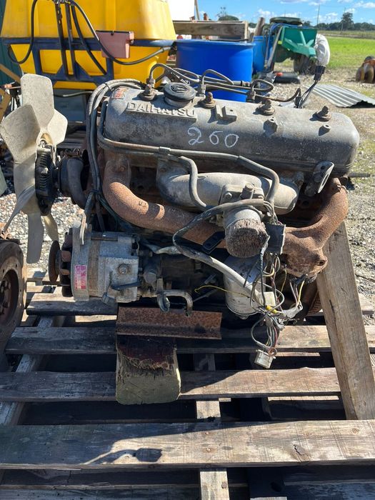 2 Motores Daihatsu Completos para Jipe Portaro (vende se o conjunto)