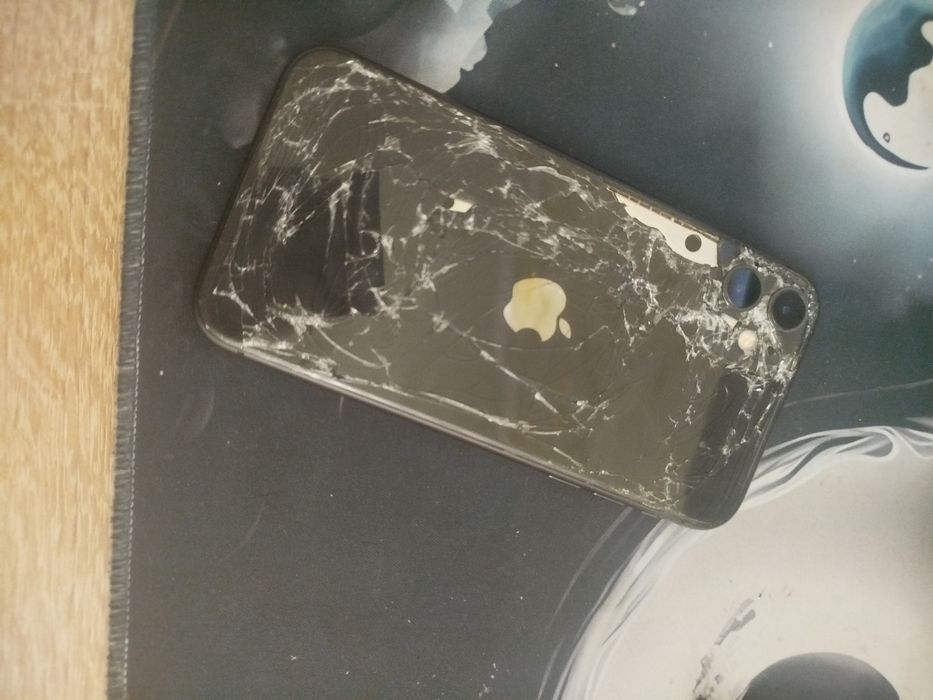 iPhone 11 128gb, завис на прошивке