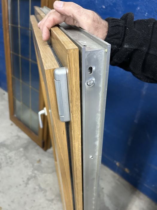 Aluminum-wood window frames64862455938561123