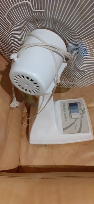 Vendo duas ventoinhas a funcionar.