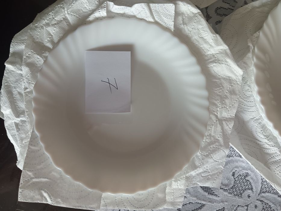 Oddam talerze białe głębokie i płaskie