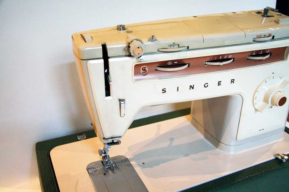 Maszyna do szycia Singer 518