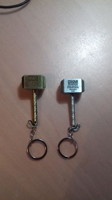 porta-chaves Martelo do Thor - Vingadores prateado ou dourado