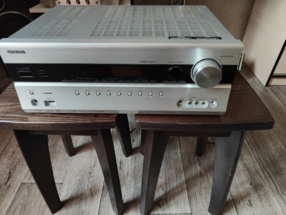 Ресивер AV Onkyo TX-SR607