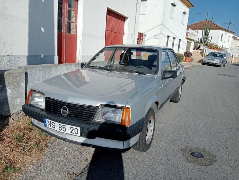 Opel Ascona 1.3cc Ano 1983 foto 5