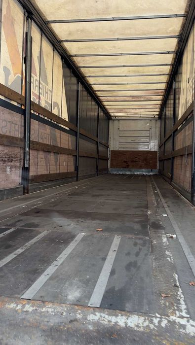 Напівпричіп штора FRUEHAUF