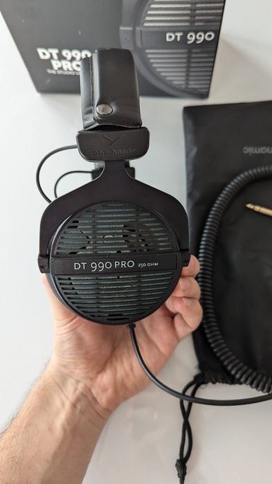 Beyerdynamic DT 990 PRO з апгрейдом від Custom Cans Mass Loading...