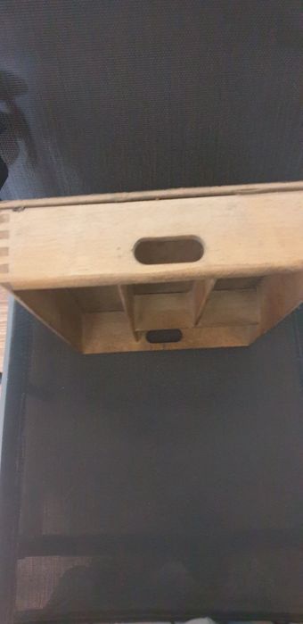 Drewniany pojemnik na sztućce do odnowienia