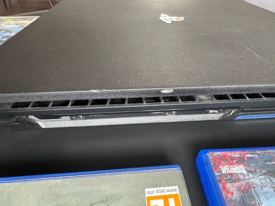 Konsola PS4 PRO 1TB używana 1 pad moro