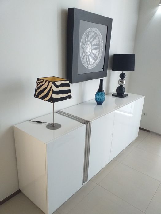 Aparador Branco Alto Brilho e Inox Polido