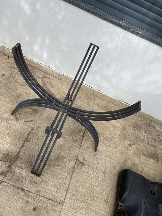 Base de mesa em ferro (para tampo de vidro ou madeira)