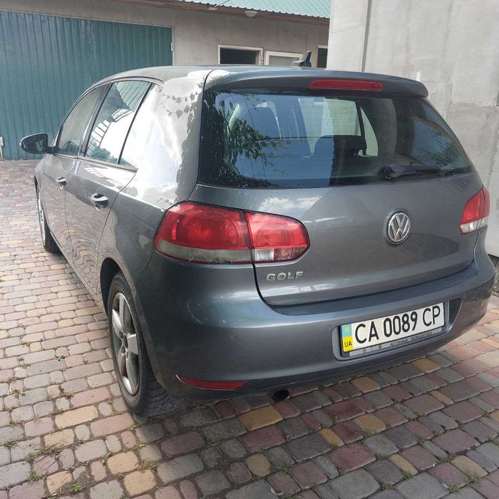 Автомобіль Volkswagen Golf 2010