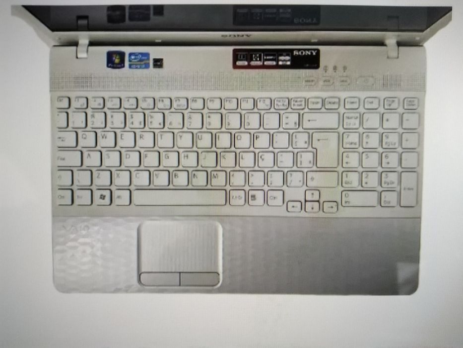 Selling Sony laptops with Windows 10, comes with large monitor64283953799425121