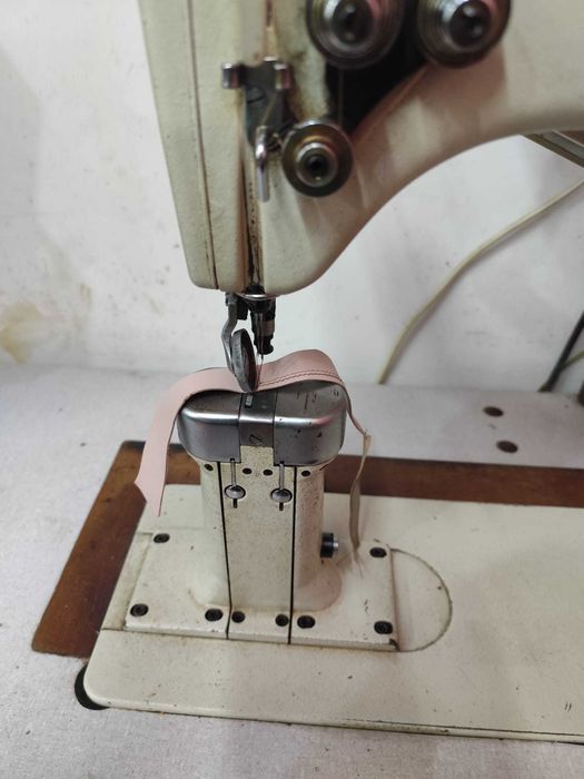 Máquina de Costura de Coluna REFREY (2 Agulhas) – Industrial / Calçado