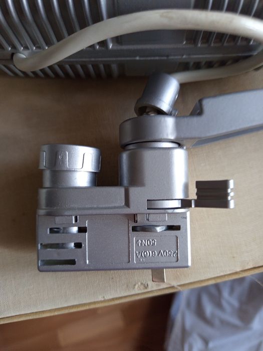 Продам фонарь-прожектор