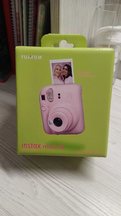 Фотоапарат instax mini 12