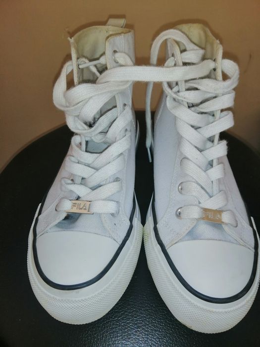 Кросівки для дівчат