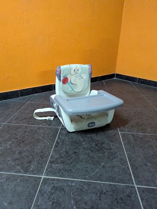 Cadeira Chicco MoDe refeição