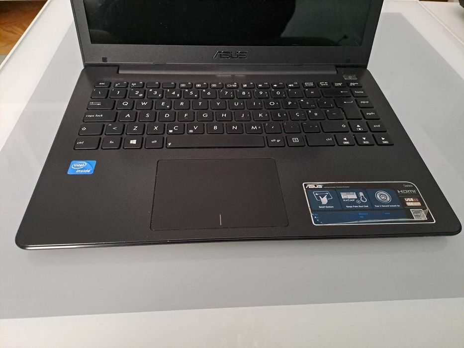 Portátil ASUS X402CA