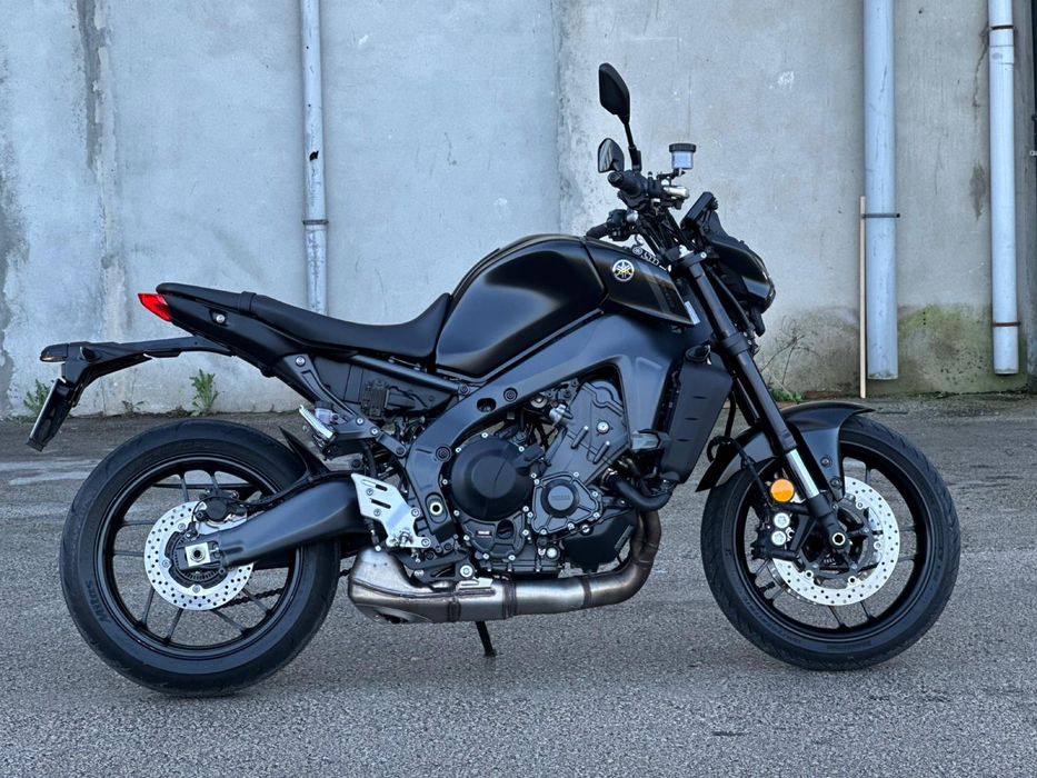 YAMAHA MT-09 c/ Poucos Quilómetros e Garantia!