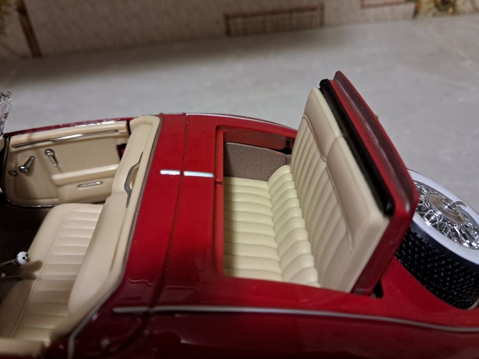 Масштабная модель 1/18  Mercedes Benz 500k Typ Specialroadster Maisto