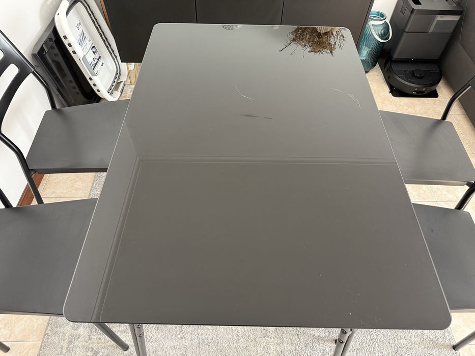 Mesa pretas + 4cadeiras